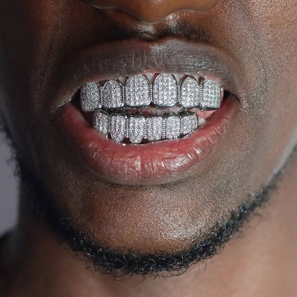 Fact Check: Are grillz bad for your teeth?