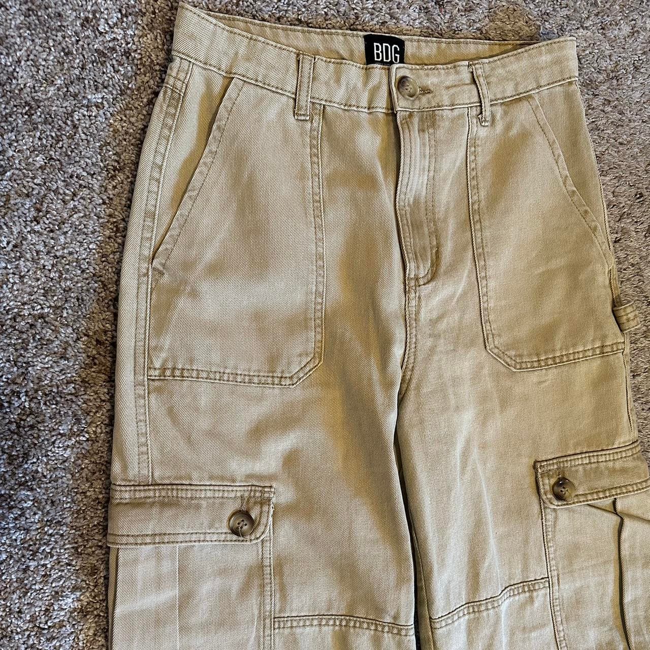 Fact Check: Are pants lxw?