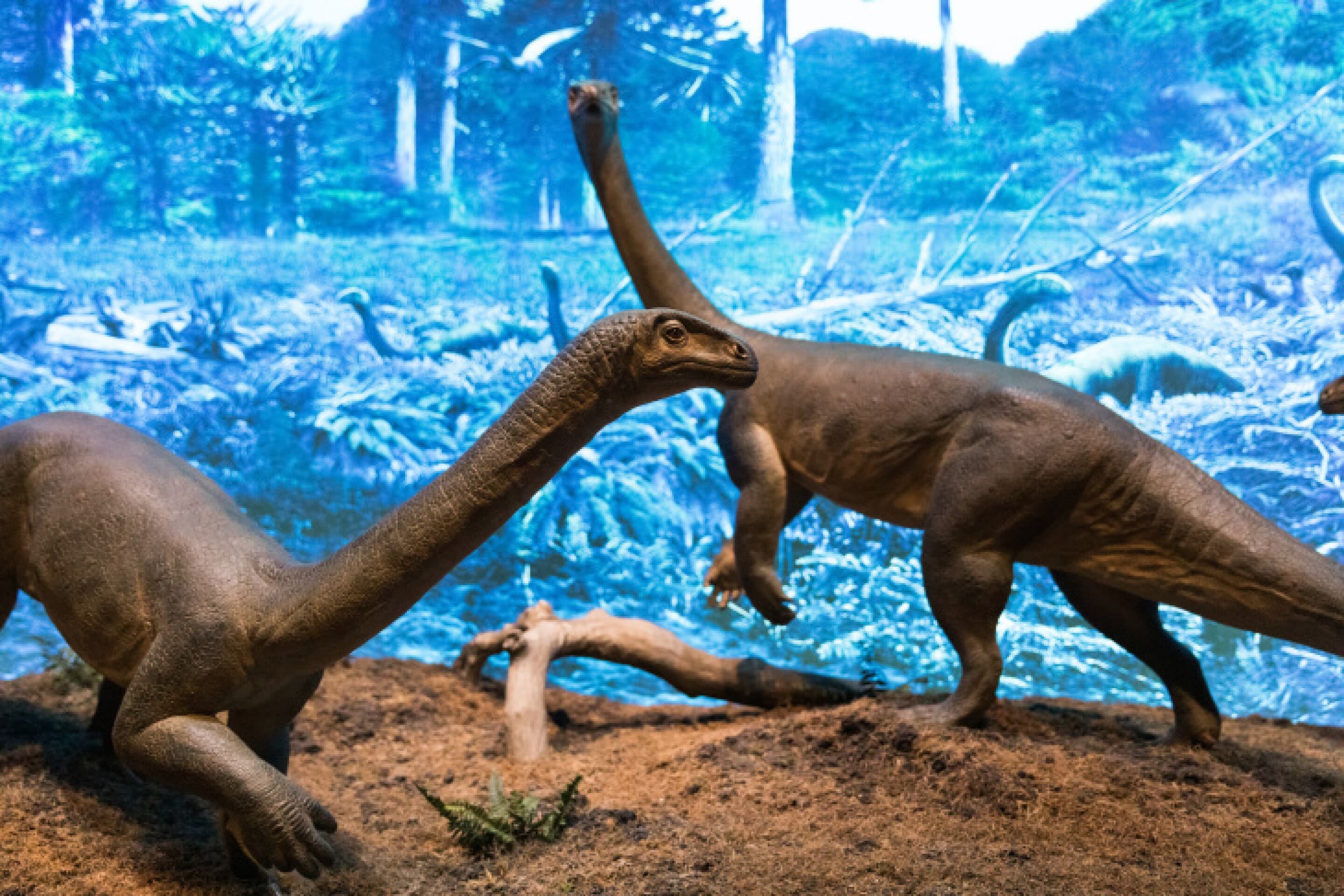 Fact Check: Are scientists bringing back dinosaurs?