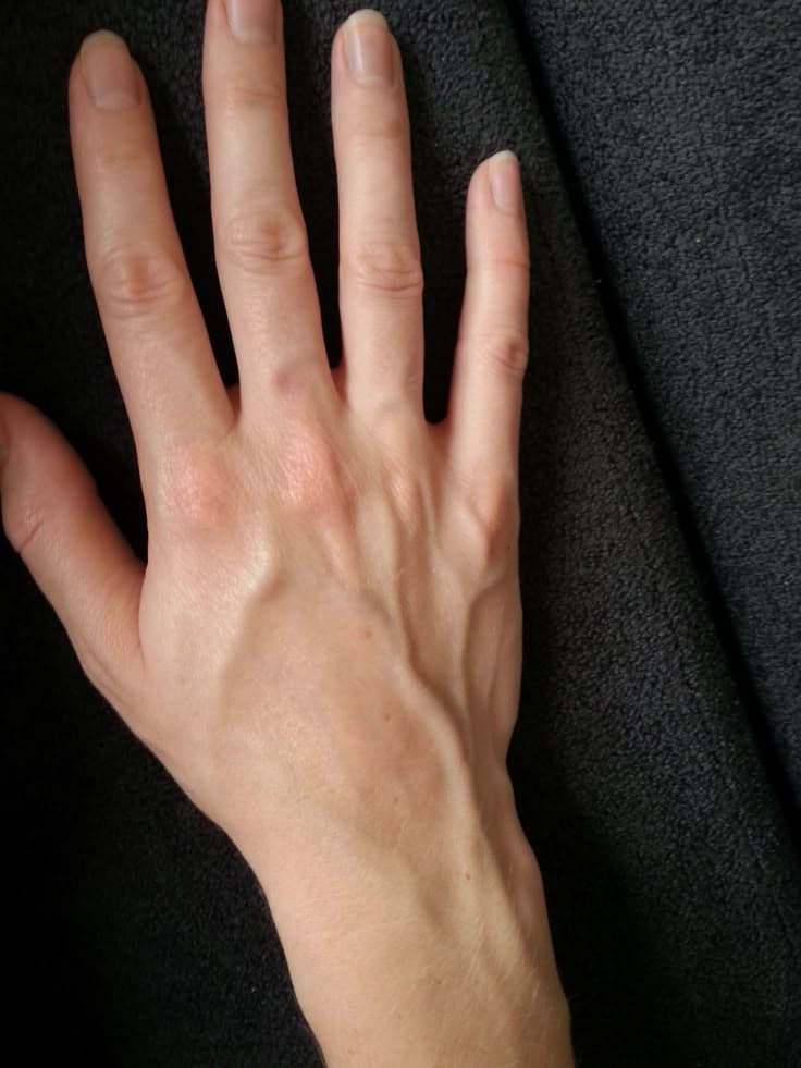 Fact Check: Are veiny hands attractive on a girl?
