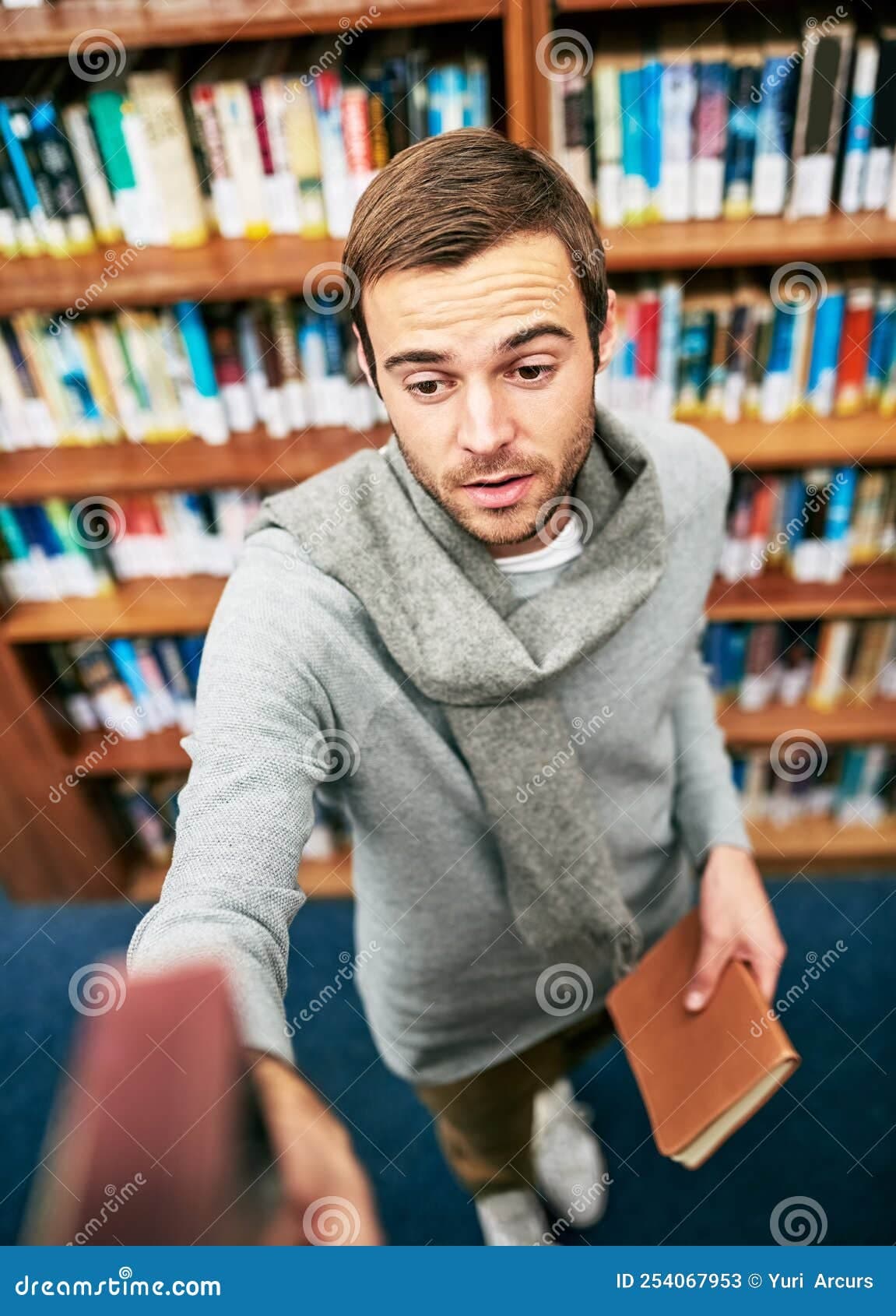 Fact Check: Do I have books?