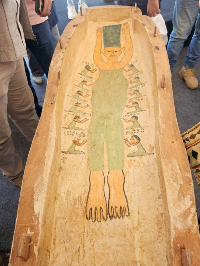Fact Check: sarcophagus witha painting similar to Marge Simpson