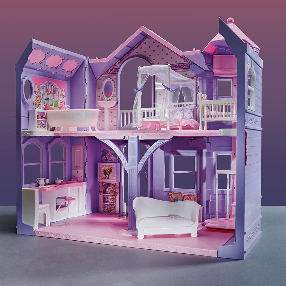 Fact Check: Dick Masterson lives in a barbie dream mansion 