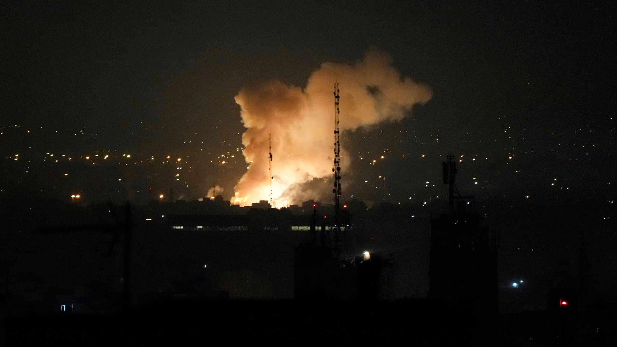 Fact Check: Israel hat in der Vergangenheit zahlreiche Angriffe auf iranische Militärziele in Syrien und im Irak durchgeführt. (from "Irans Quds-Force-Chef Esmail Qaani von Israel getötet, berichtet NYT")