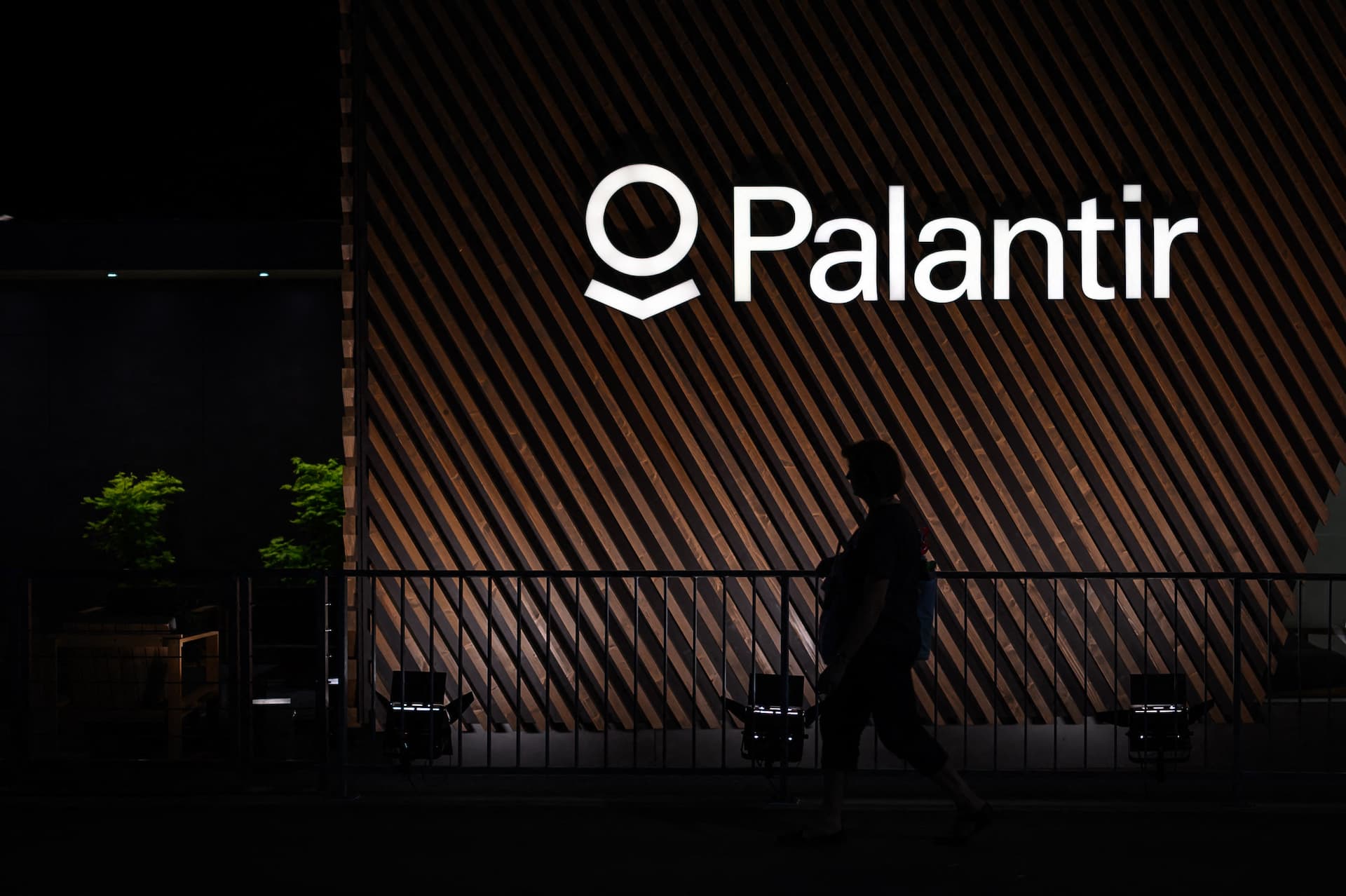 Fact Check: The Department of Defense awarded Palantir a $795 million contract.
