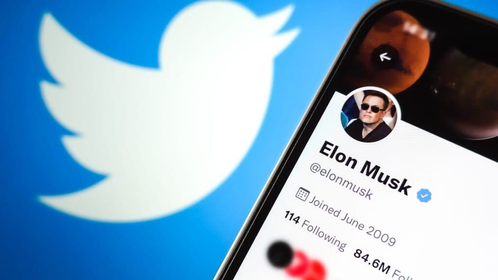 Fact Check: Twitter is dying and losing users