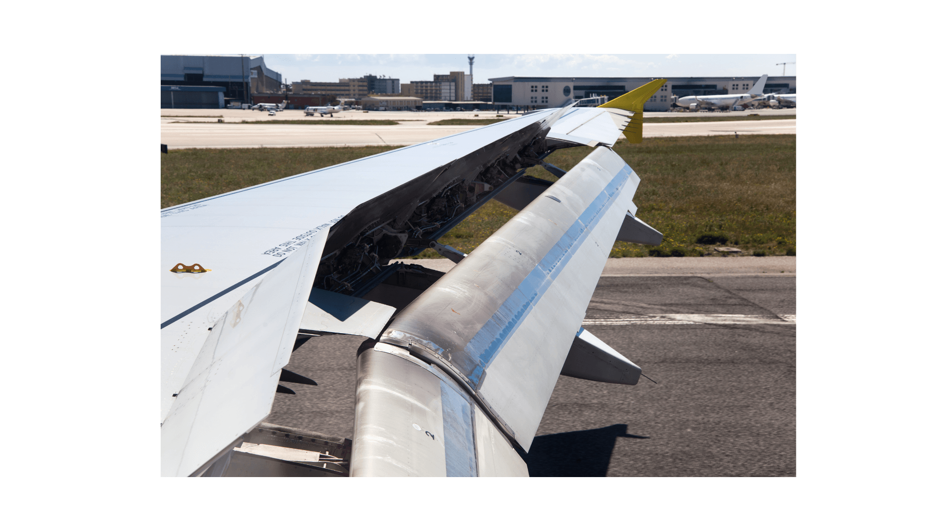 Fact Check: Footage appeared to show the 787’s landing gear apparently unretracted and the wing flaps in an unusual position for takeoff.
