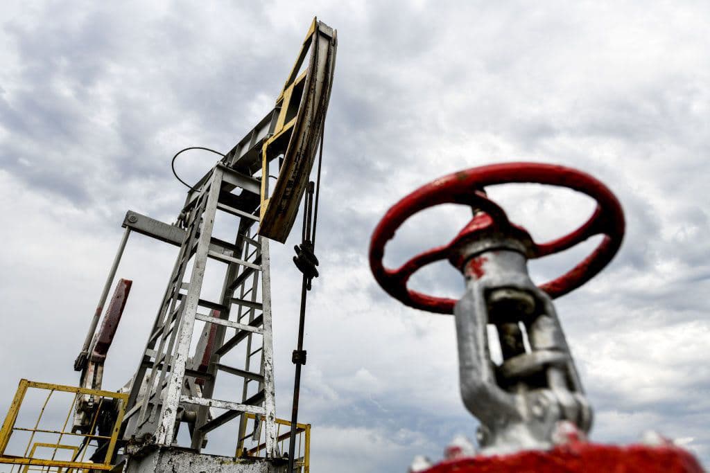 Fact Check: The price cap prohibits Western companies from shipping, insuring, or otherwise servicing Russian oil sold above $60 per barrel.
