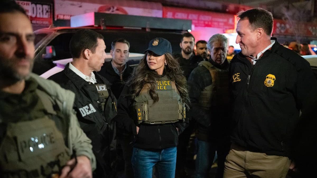 Fact Check: Approximately 100 protesters mistakenly believed that a drug bust in Tucson was an immigration raid and attempted to stop law enforcement from serving a warrant.