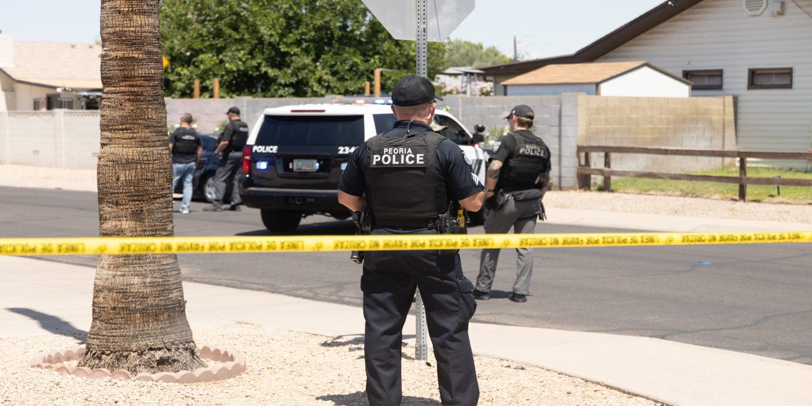 Fact Check: A similar incident occurred in Peoria, Arizona, where protesters mistakenly thought a drug-related warrant served by Homeland Security Investigations was an ICE deportation raid.