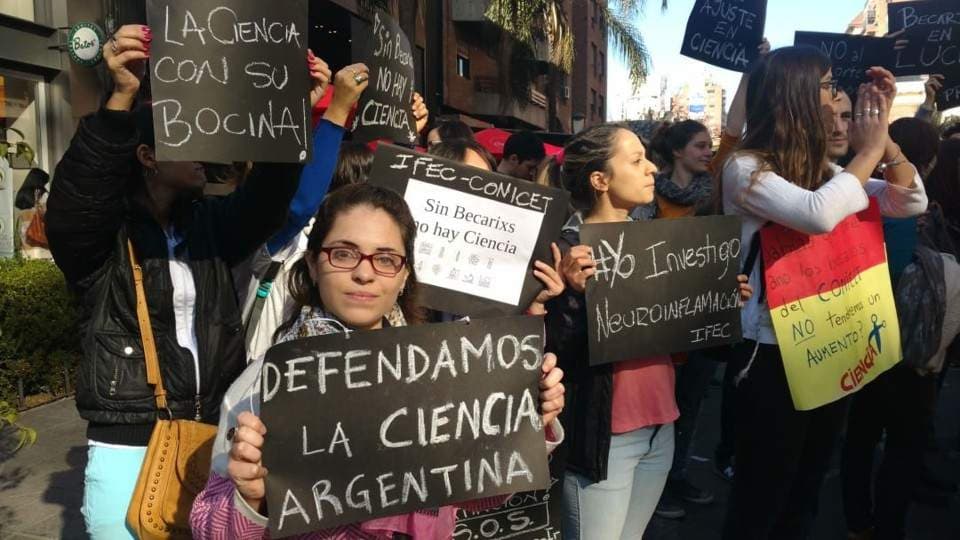 Fact Check: Lo real y lo falso del fotógrafo herido ayer en la marcha contra Milei llamado Pablo Grillo.