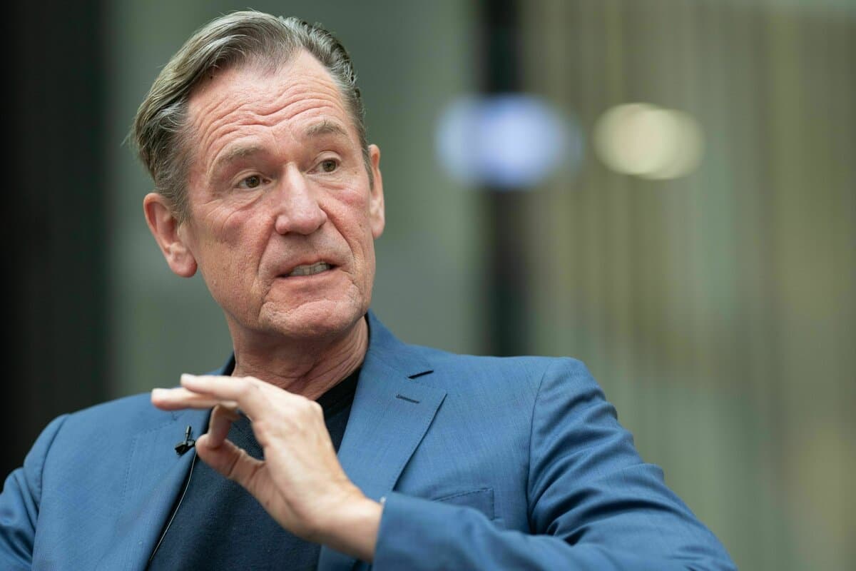 Fact Check: Mathias Döpfner has 40 years of experience as a journalist and publishing executive.