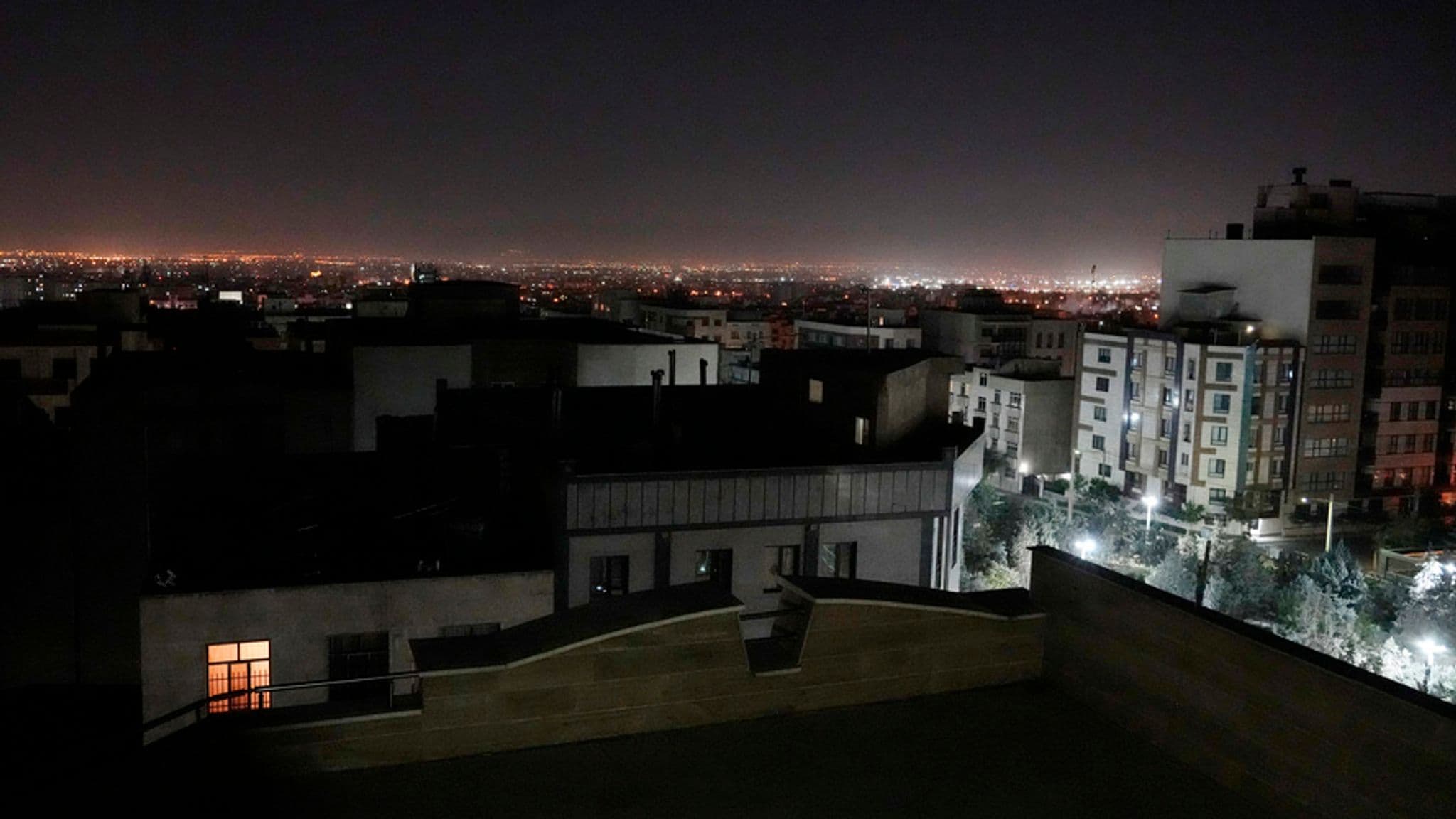 Fact Check: The Israeli airstrikes in Tehran were carried out with the backing of the United States and have resulted in numerous civilian casualties.