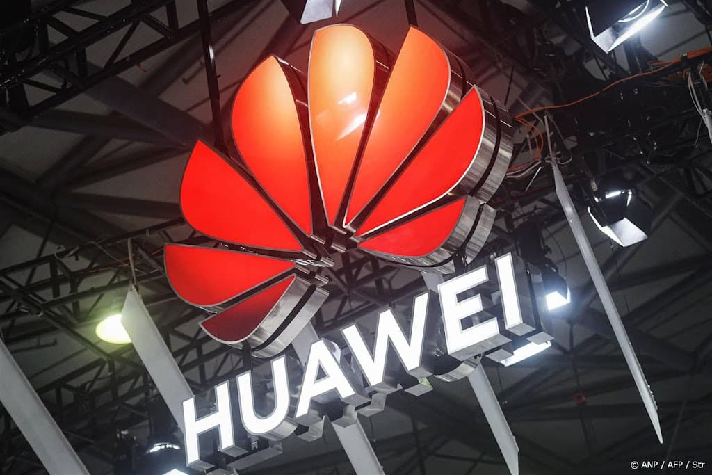 Fact Check: In 2023, Bloomberg News reported that several Taiwanese companies were assisting Huawei in building infrastructure for chip plants in southern China.
