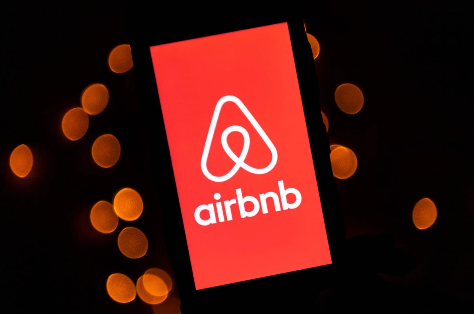 Fact Check: Spain's government ordered Airbnb to remove nearly 66,000 holiday rentals from its platform for violating local rules in May 2025.