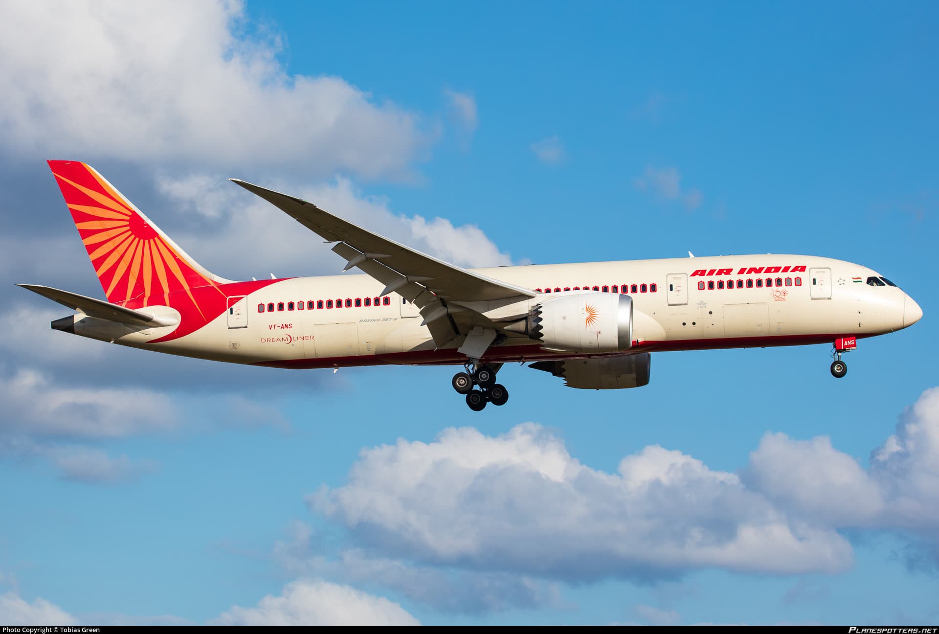 Fact Check: An Air India Boeing 787-8 Dreamliner plane returned to Hong Kong on June 16, 2023, after the pilot suspected a technical issue mid-air.