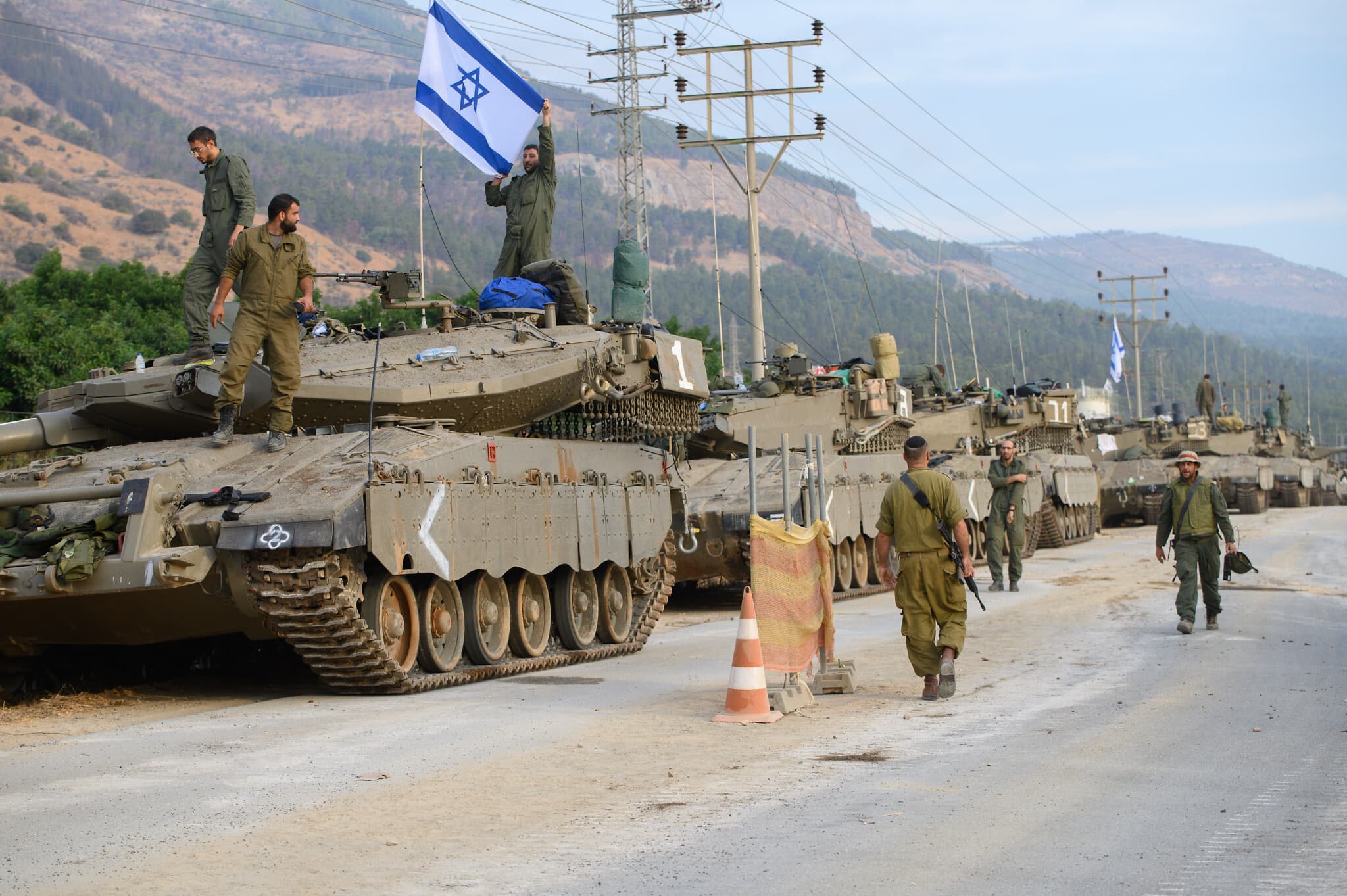 Fact Check: The U.S. may be preparing to provide Israel with aerial refueling support to enhance its offensive operations over Iran due to Israel's limited aerial refueling capabilities.