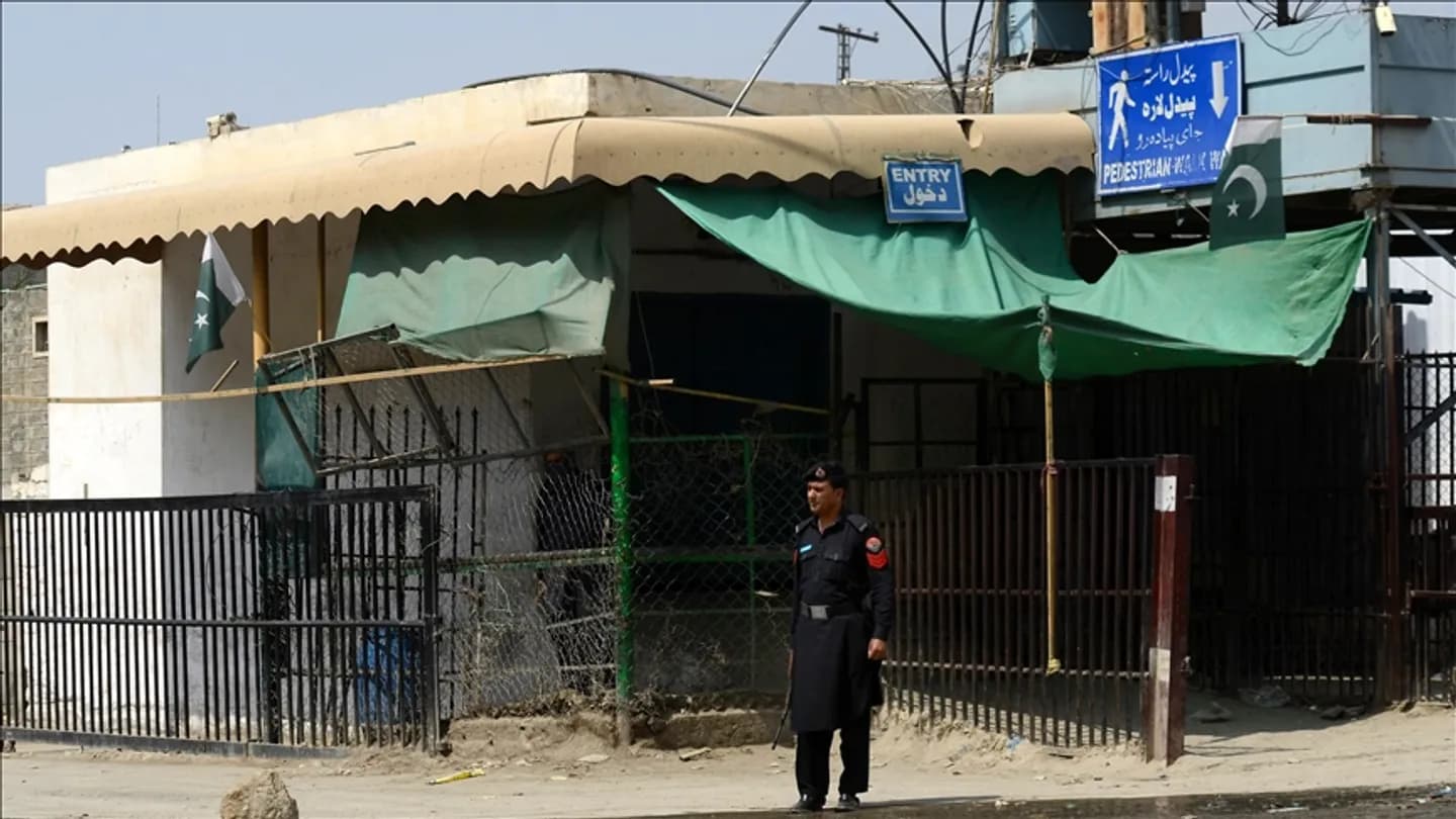 Fact Check: Balochistan government spokesman Shahid Rind stated that all border crossings between Pakistan and Iran have been closed for trade and pedestrian movement following Iran's initiation of the closure.