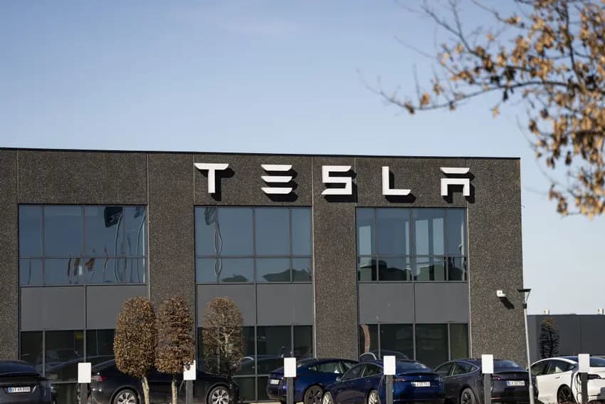 Fact Check: Tesla failed to include registration taxes and fees for documentation and delivery of vehicles in the prices advertised for its cars in 2019.