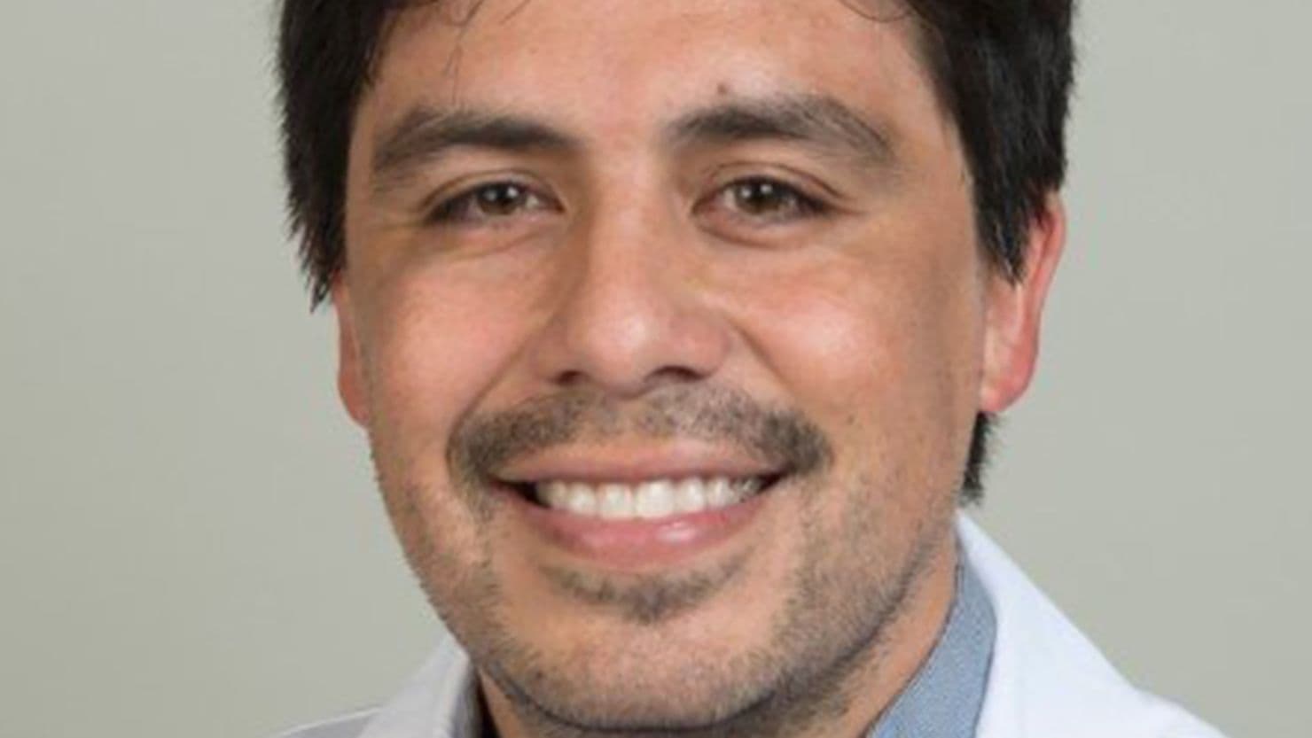 Fact Check: Dr. Salvador Plasencia admitted to illegally supplying Matthew Perry with 20 vials of ketamine totaling 100 mg, along with ketamine lozenges and syringes, starting about a month before Perry's death.
