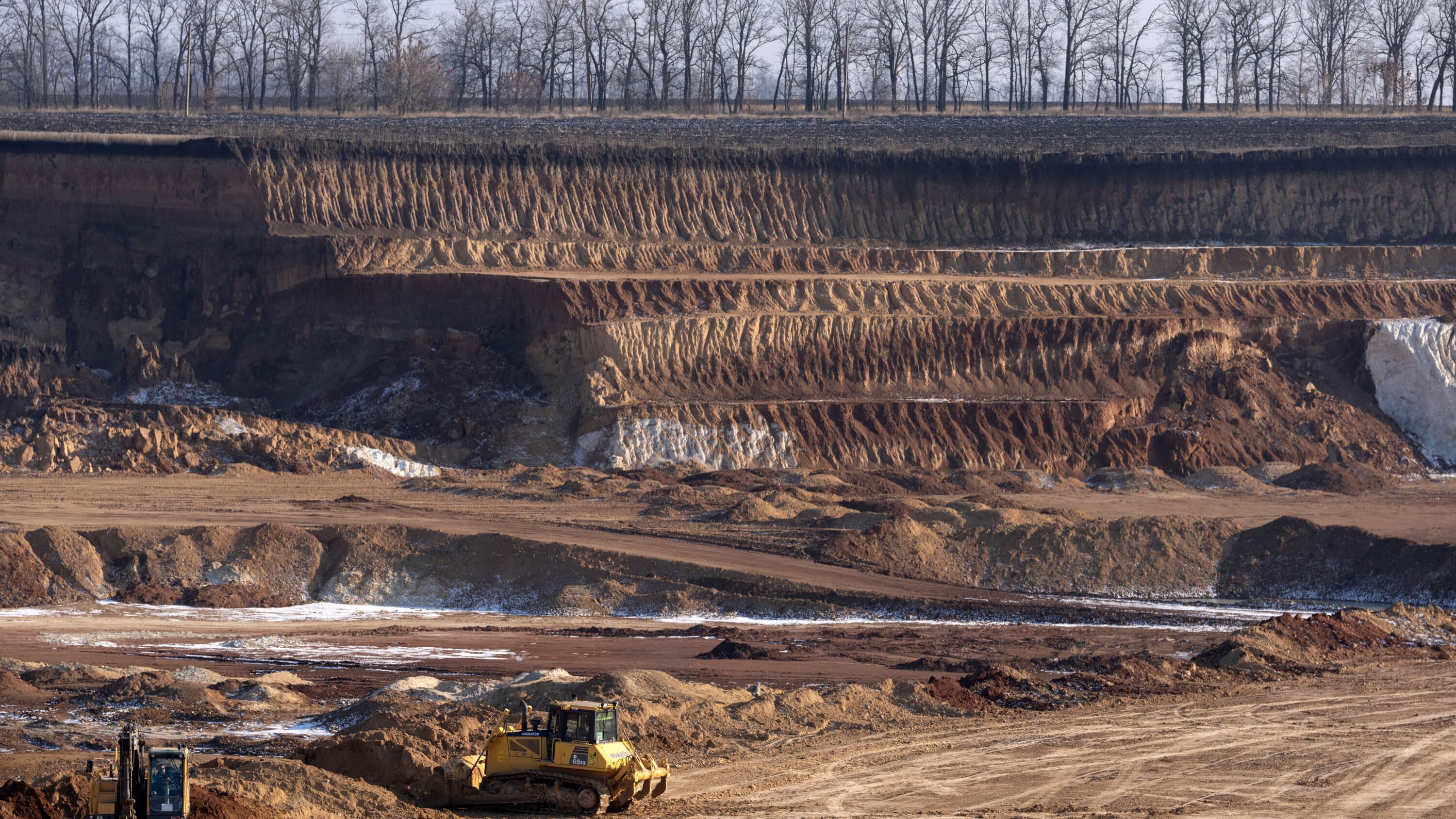 Fact Check: Under the U.S.-Ukraine minerals deal, half of the revenues from mineral extraction will go to a joint U.S.-Ukraine investment fund.