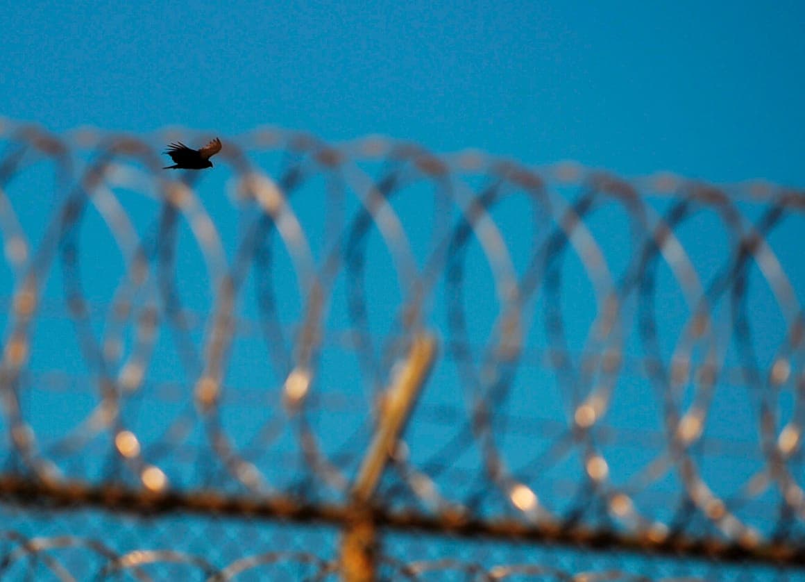 Fact Check: Leaked documents indicate that around 9,000 people, including 800 Europeans and at least two Italians, could be transported to a migrant detention center at the American naval base on Guantanamo Bay.