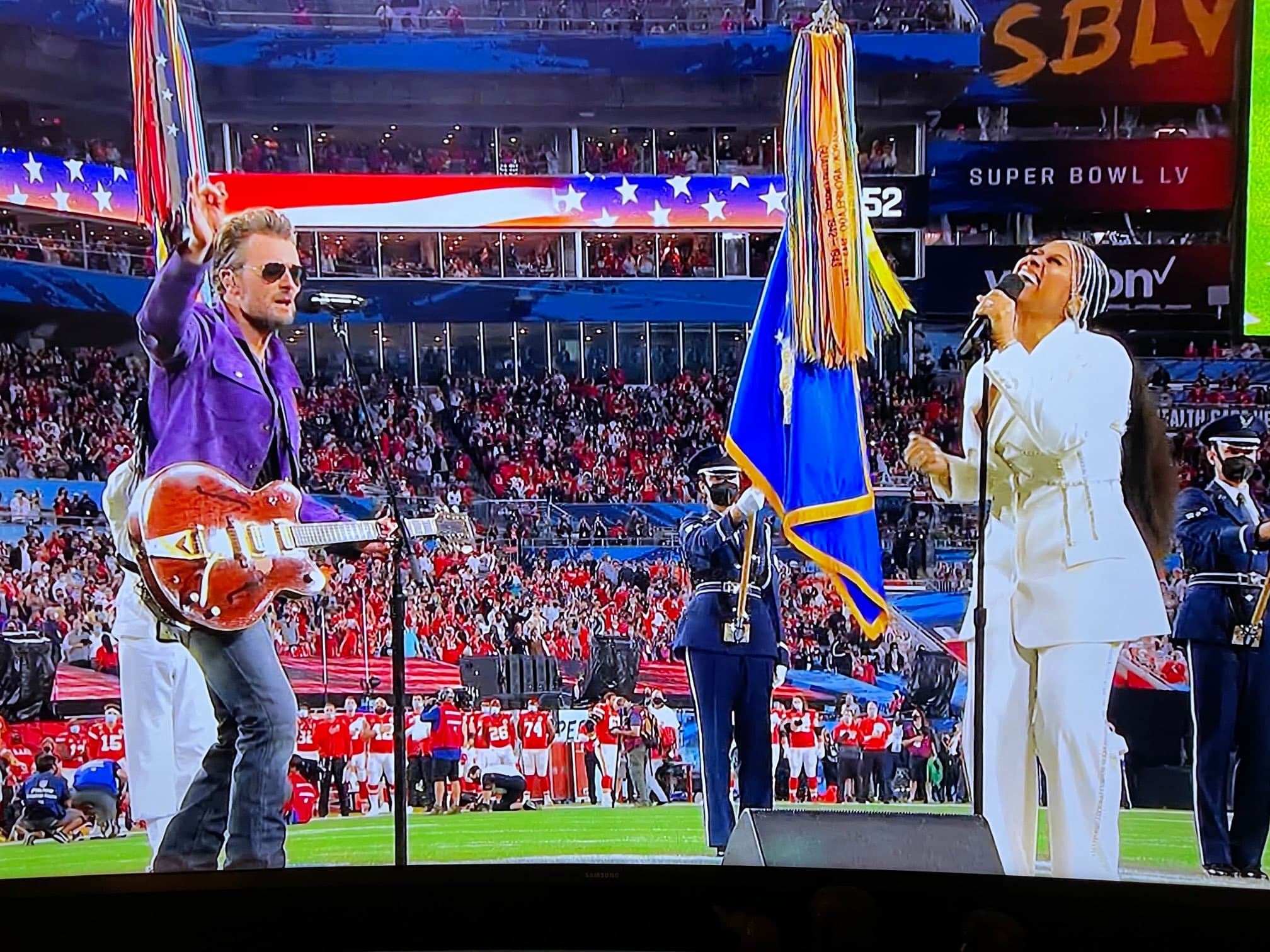 Fact Check: Singer Vanessa Hernández, performing as Nezza, sang the Spanish version of the US national anthem at Dodger Stadium on September 30, 2023, as a protest against recent immigration raids.