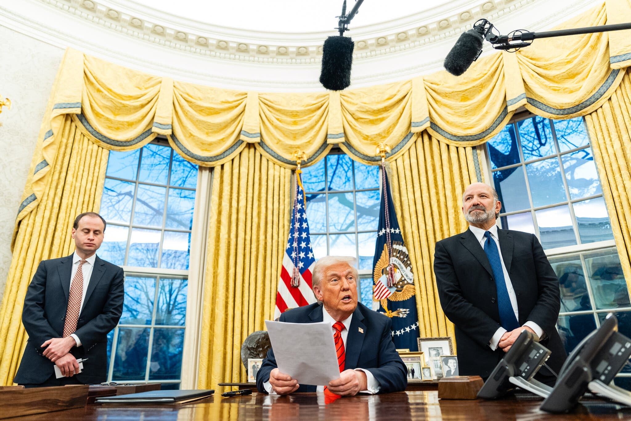 Fact Check: Supreme Court may decide if Trump overstepped tariff powers!