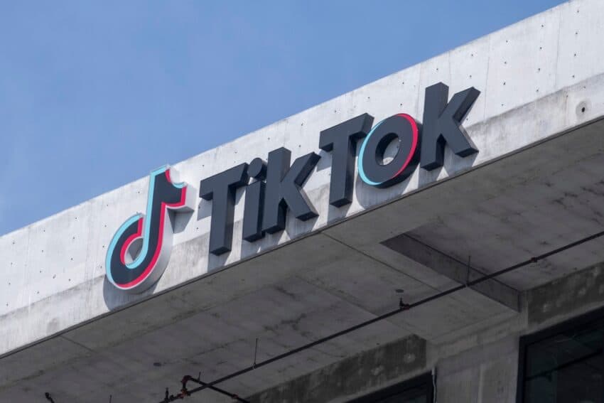 Fact Check: Trump extends TikTok divestment deadline for the third time!