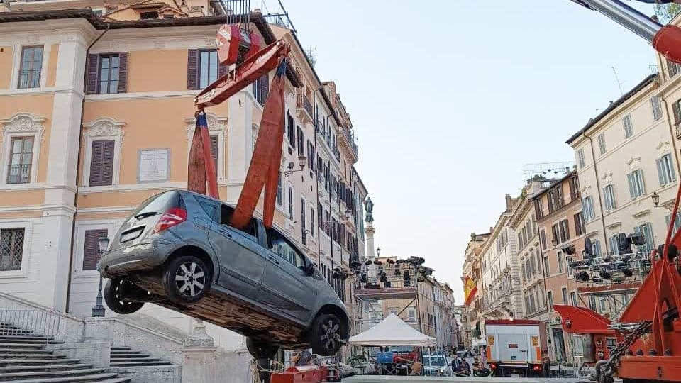 Fact Check: Man tested negative for alcohol after driving down iconic Spanish Steps!