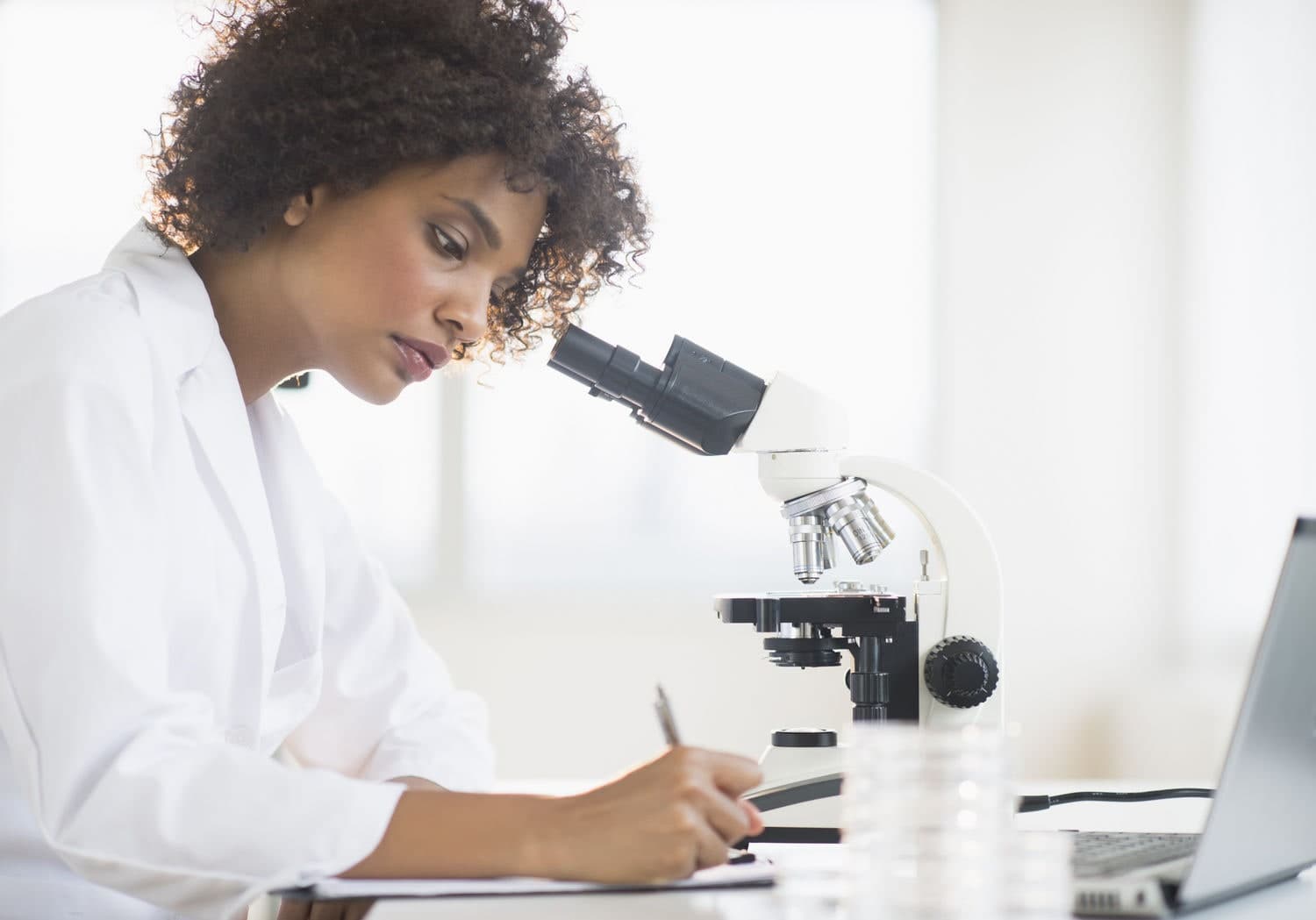 Fact Check: Women get favored in hiring in academic job searches