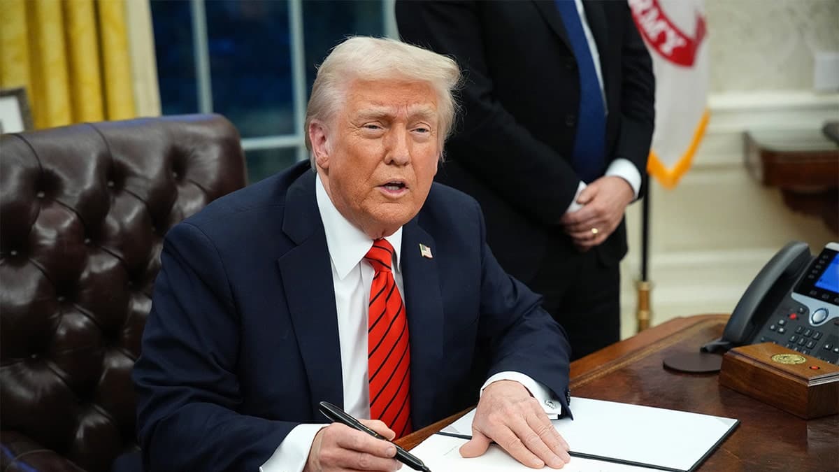 Fact Check: Trump's EO is criticized as pro-business and anti-regulation in cybersecurity.