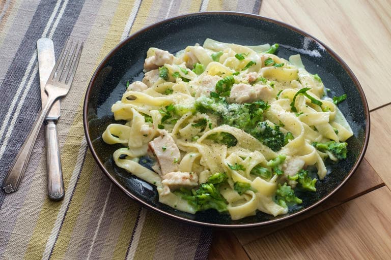 Fact Check: At least 17 people infected across 13 states from contaminated chicken fettucine alfredo.