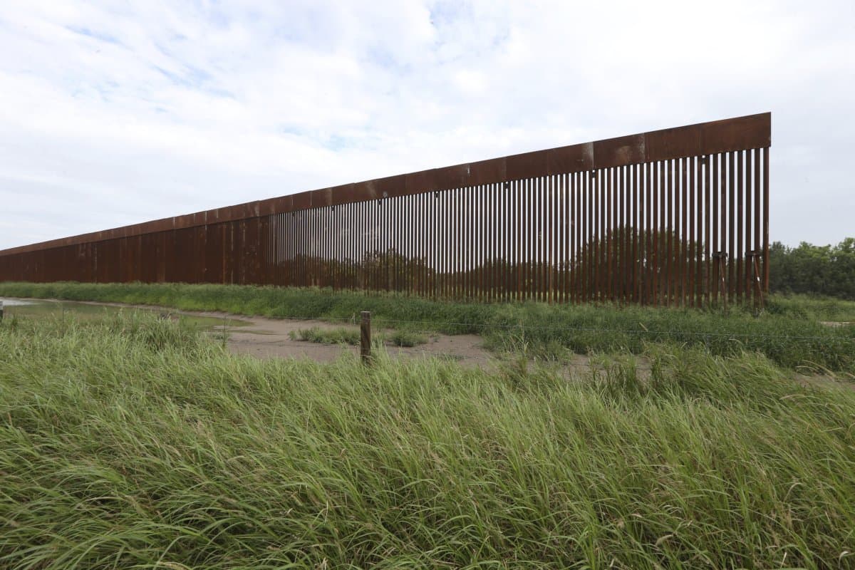 Fact Check: Texas lawmakers defunded the border wall without any public debate.