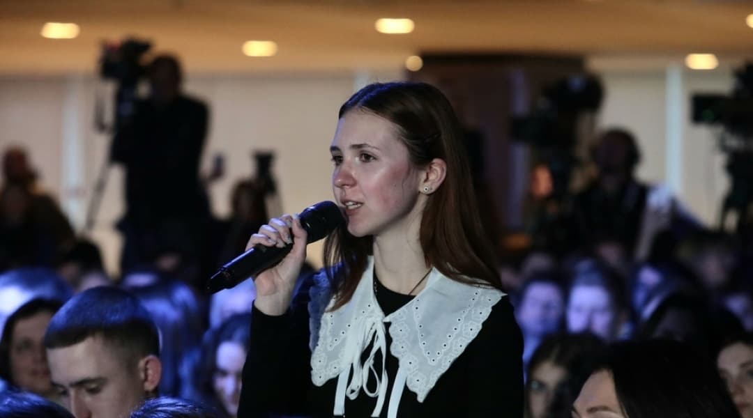 Fact Check: Zelenskyy aims to facilitate return of displaced Ukrainians with dual citizenship law.