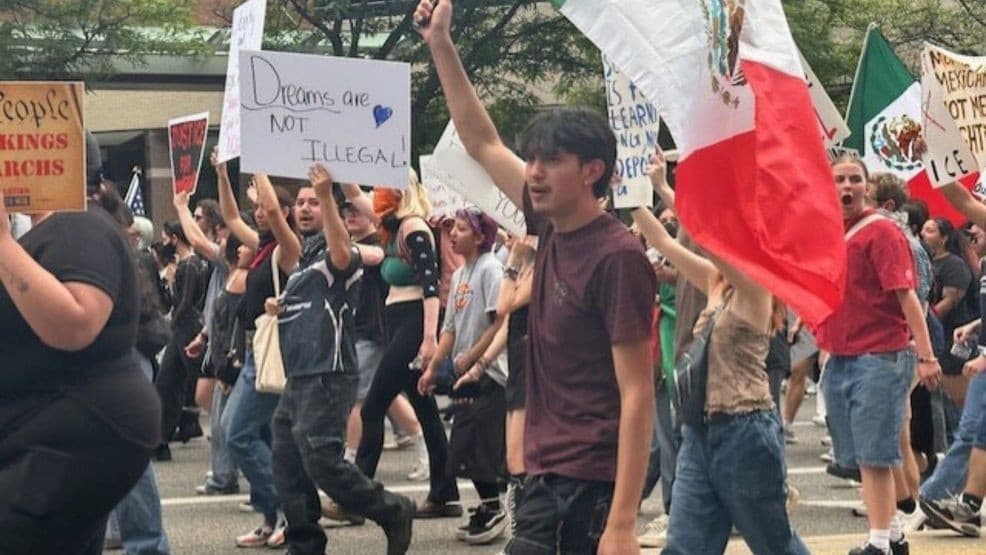 Fact Check: Hundreds of thousands protested against ICE in real life last week.