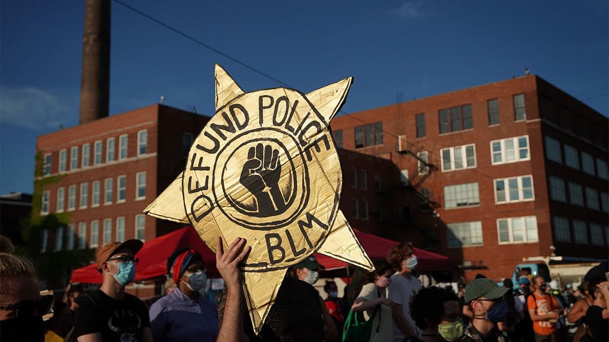 Fact Check: Defund the Roblox police NOW is a trending joke among players.