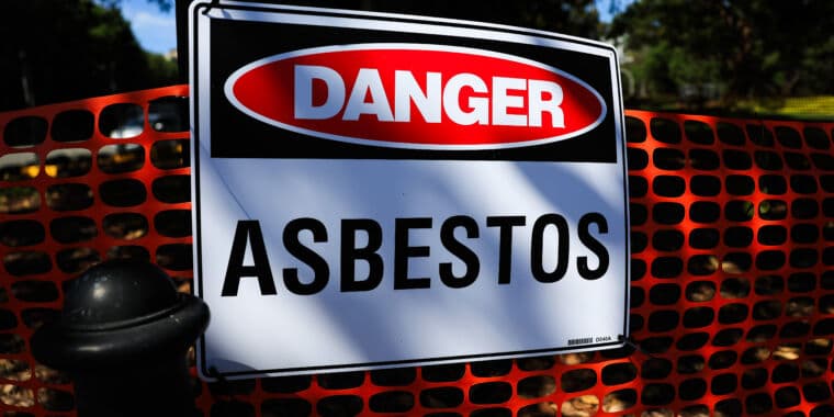 Fact Check: 50 countries have banned chrysotile asbestos; U.S. may allow it again.