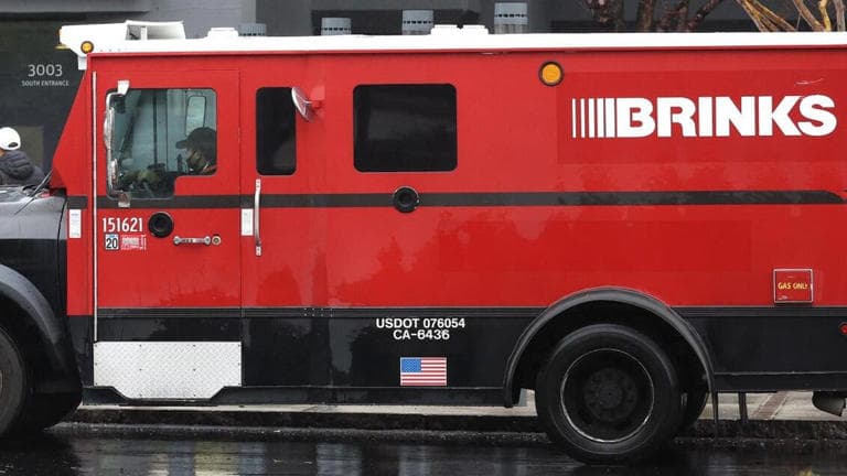 Fact Check: Robbers stole 24 bags of jewels while Brinks truck drivers were distracted.