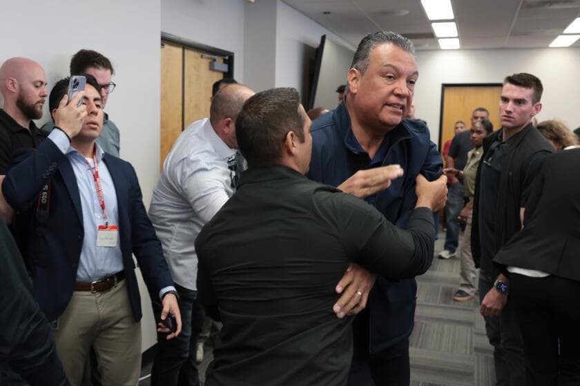 Fact Check: Sen. Padilla was handcuffed by federal agents for dissenting.