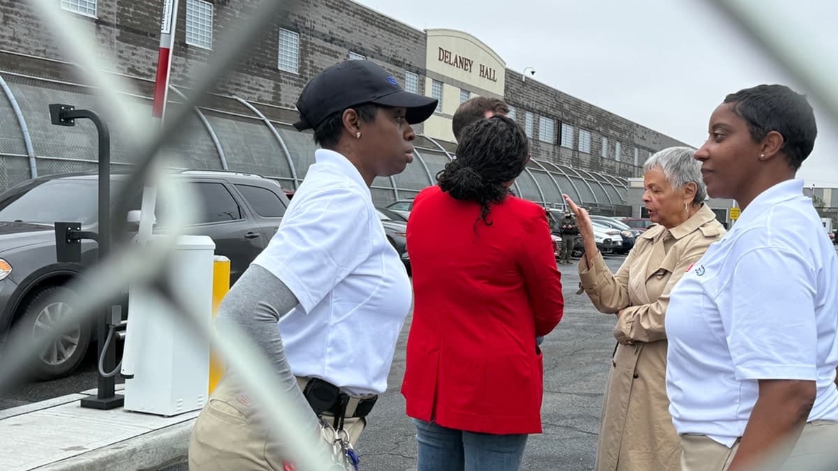 Fact Check: Congress members allege ICE facility violates state and city ordinances