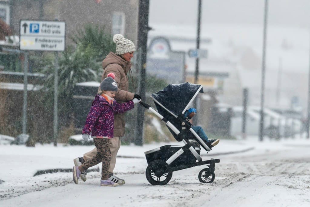 Fact Check: Amber heat health alerts issued across England due to rising temperatures!
