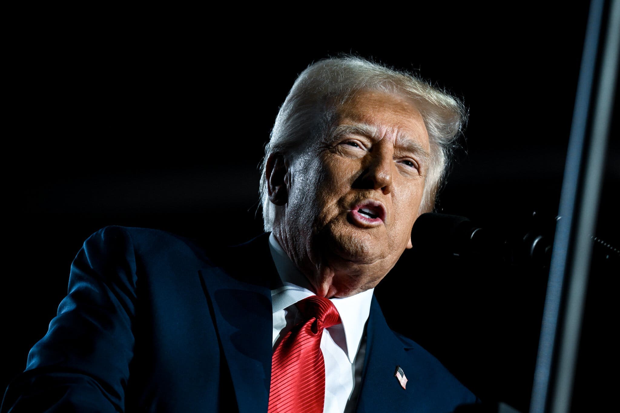 Fact Check: Trump threatens 50% tariffs if EU fails to make a good trade deal.