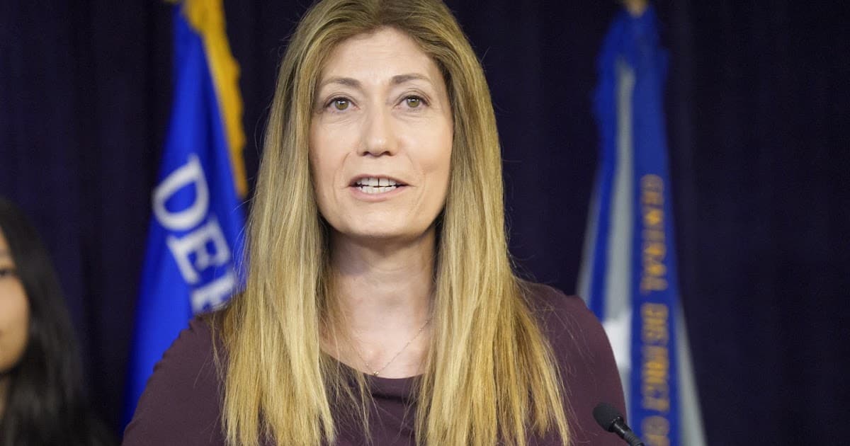 Fact Check: Hernández's cooperation with the DEA ended after threatening informants.