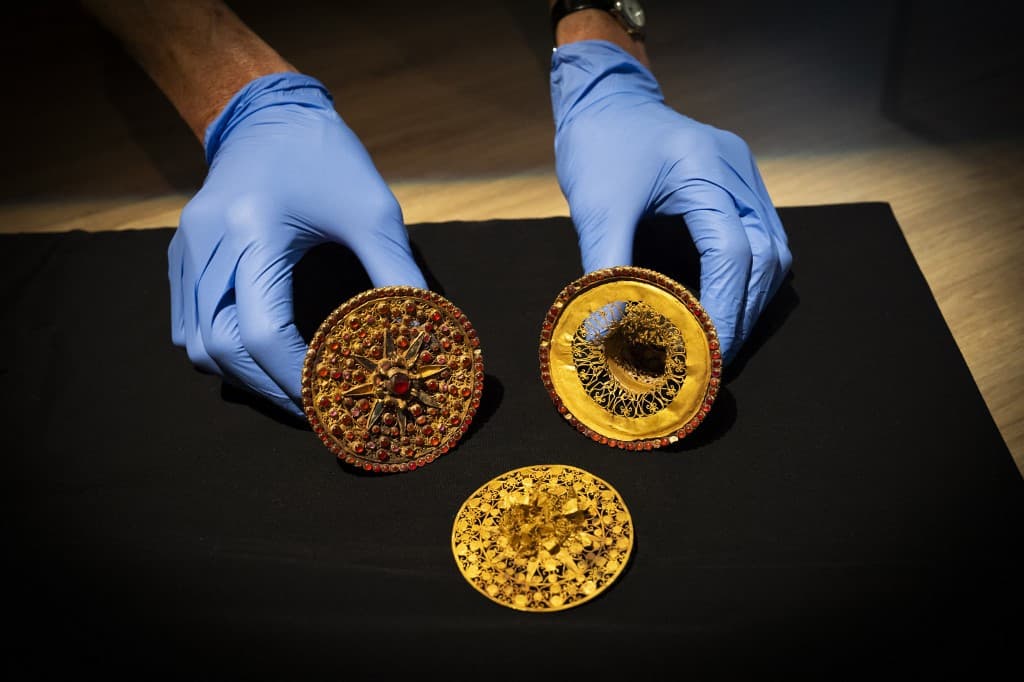 Fact Check: Dutch government vows to return artifacts that don't belong to them.