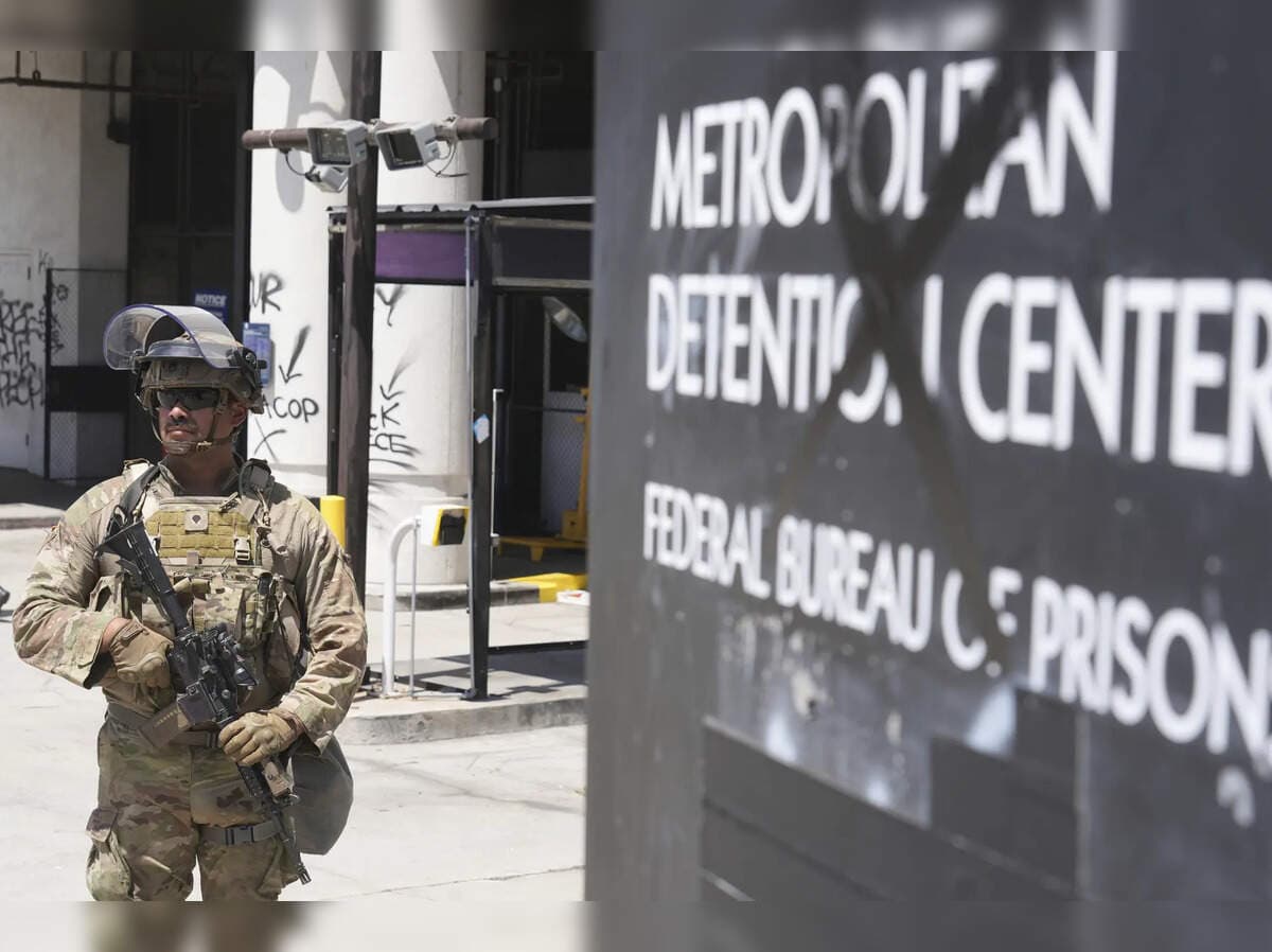Fact Check: DHS's actions raise alarms about immigration detention oversight.