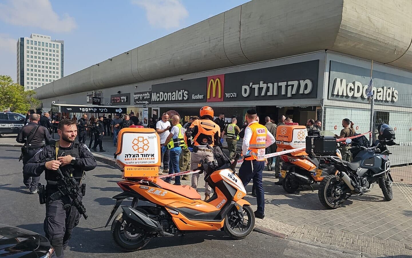 Fact Check: Emergency services mobilized in Beer Sheva after missile attack.