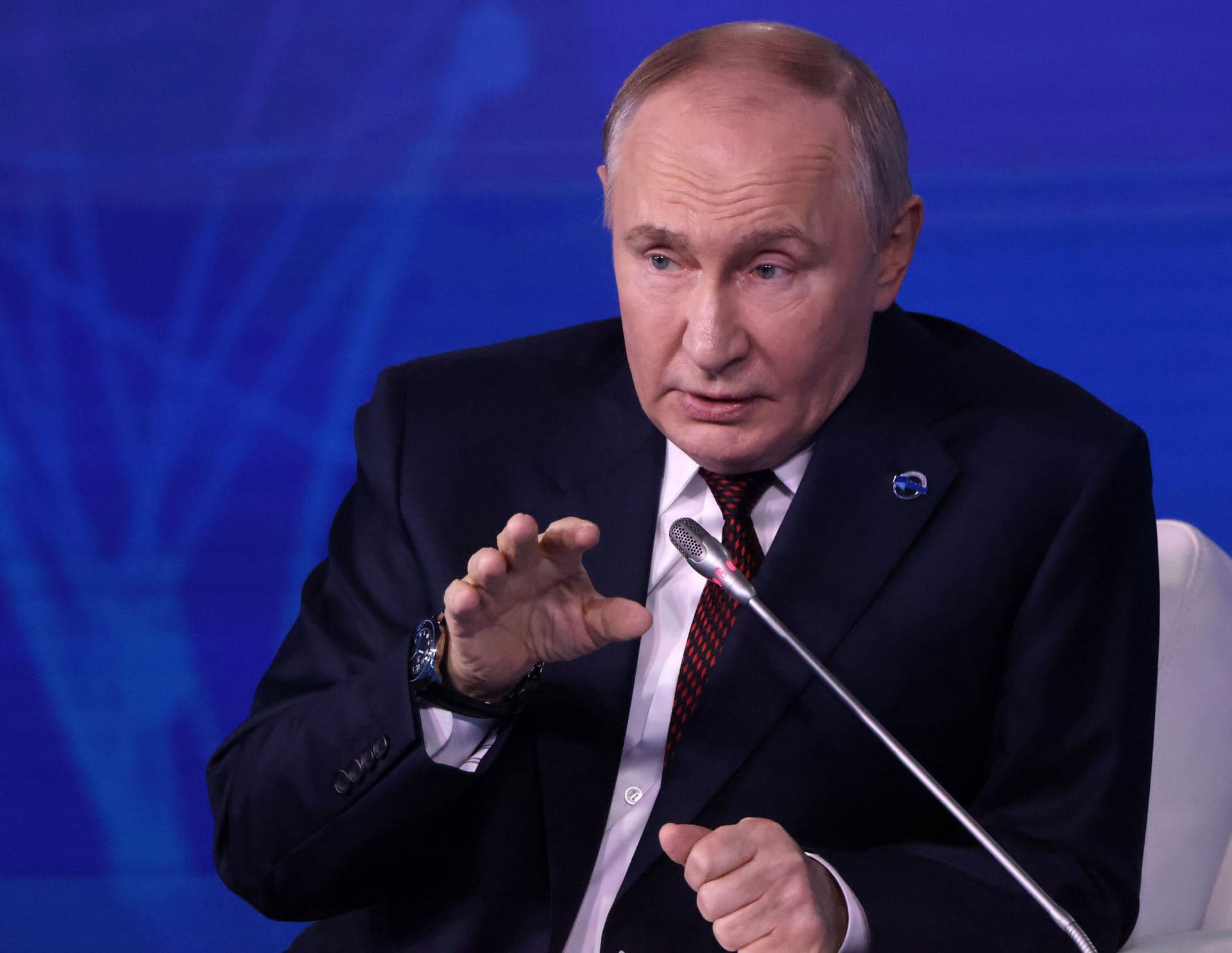 Fact Check: Kremlin calls G7 'rather useless' after Trump's comments.
