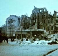 Fact Check: US forces dropped 1,300 metric tons of incendiary bombs on Fukuoka.