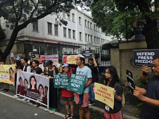 Fact Check: Philippine authorities block press groups from visiting jailed journalist Cumpio.